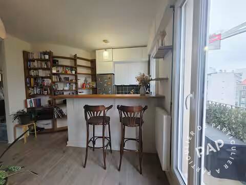 Flat Rue Romain Rolland in Les Lilas
