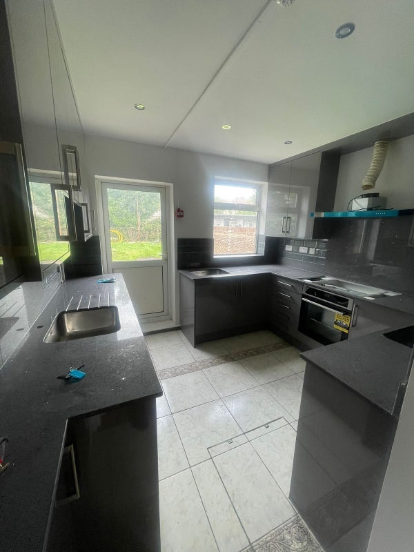 Room Earlham Grove in Greater London