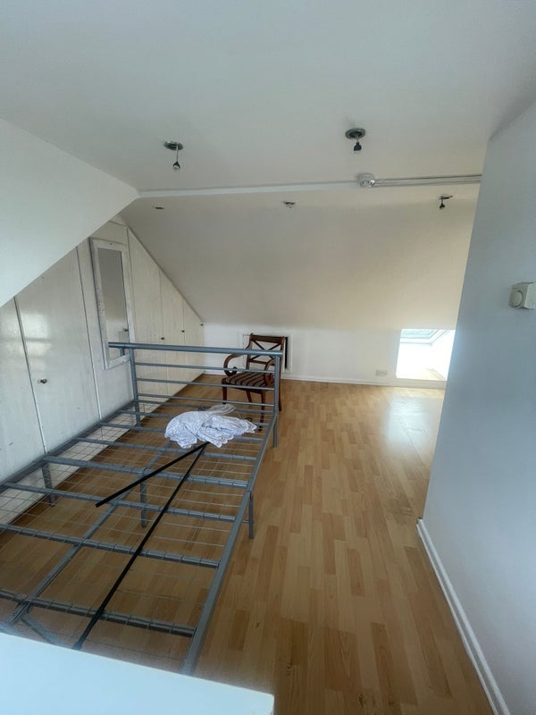 Room Earlham Grove in Greater London