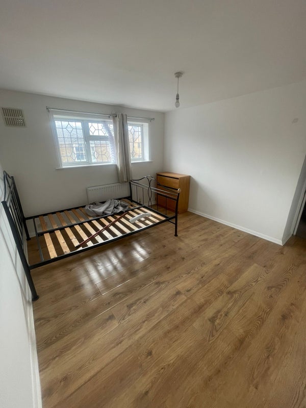 Room Earlham Grove in Greater London