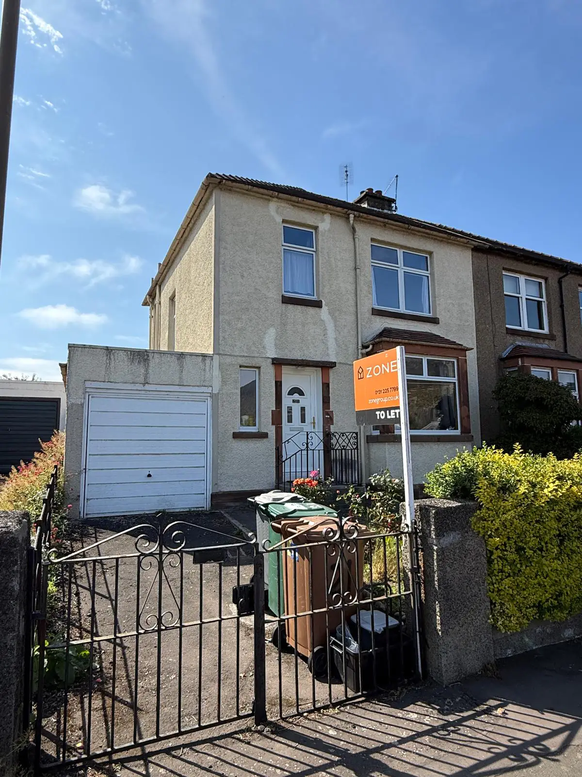 House Kirkhill Gardens in City of Edinburgh