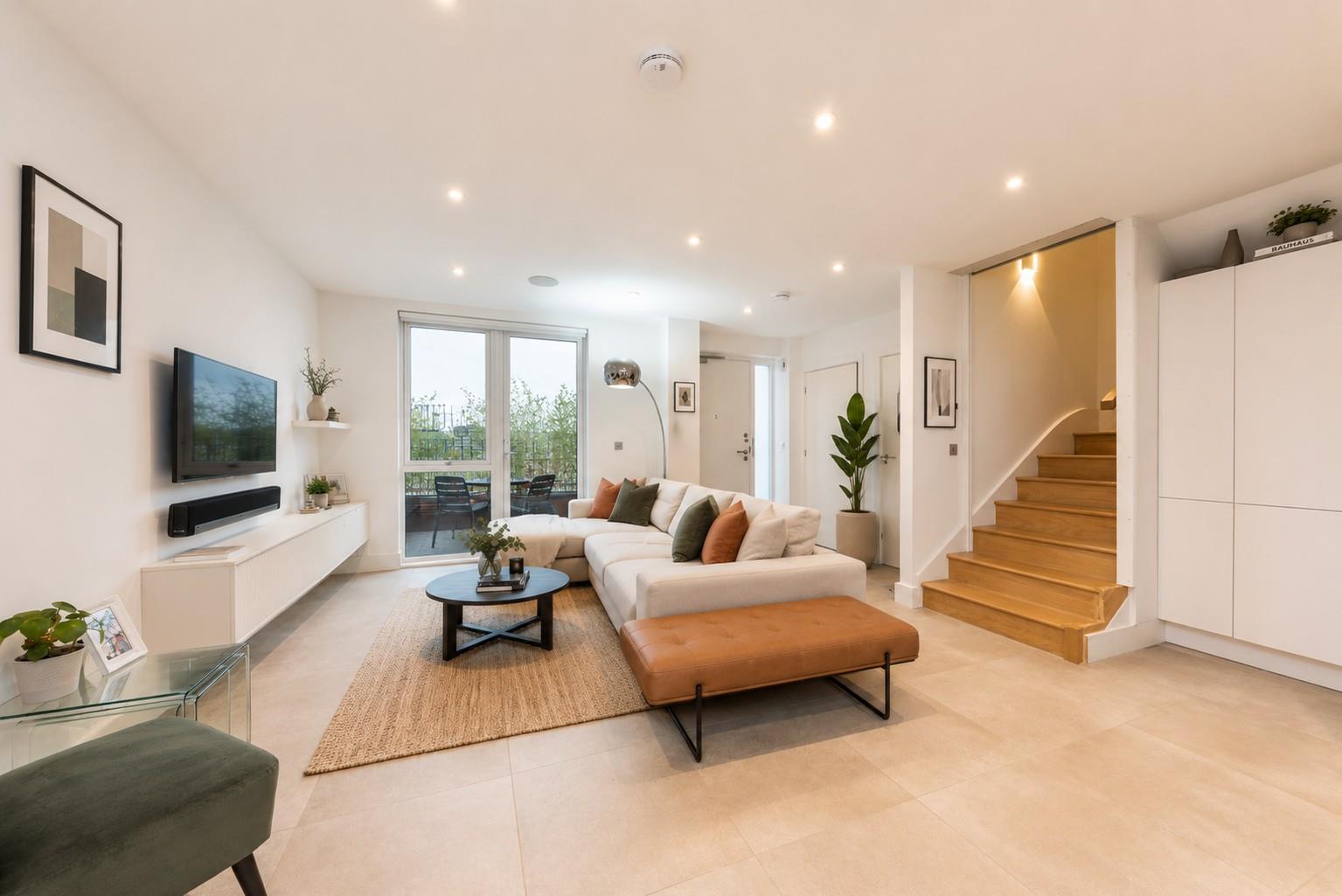 Flat Wadeson Street in Greater London