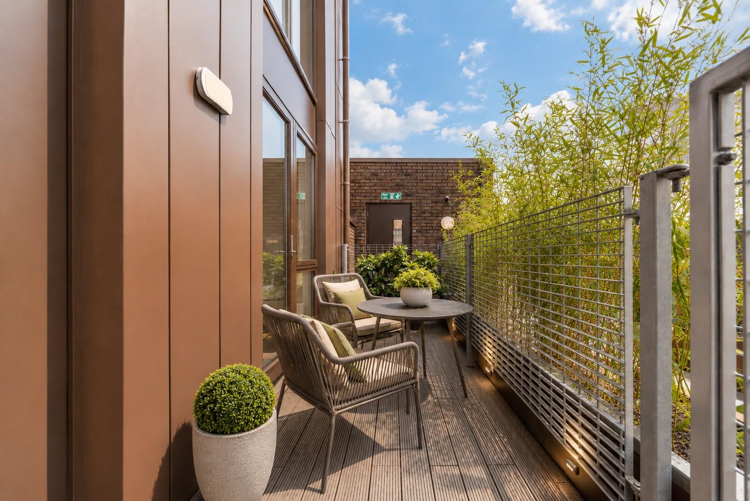 Flat Wadeson Street in Greater London