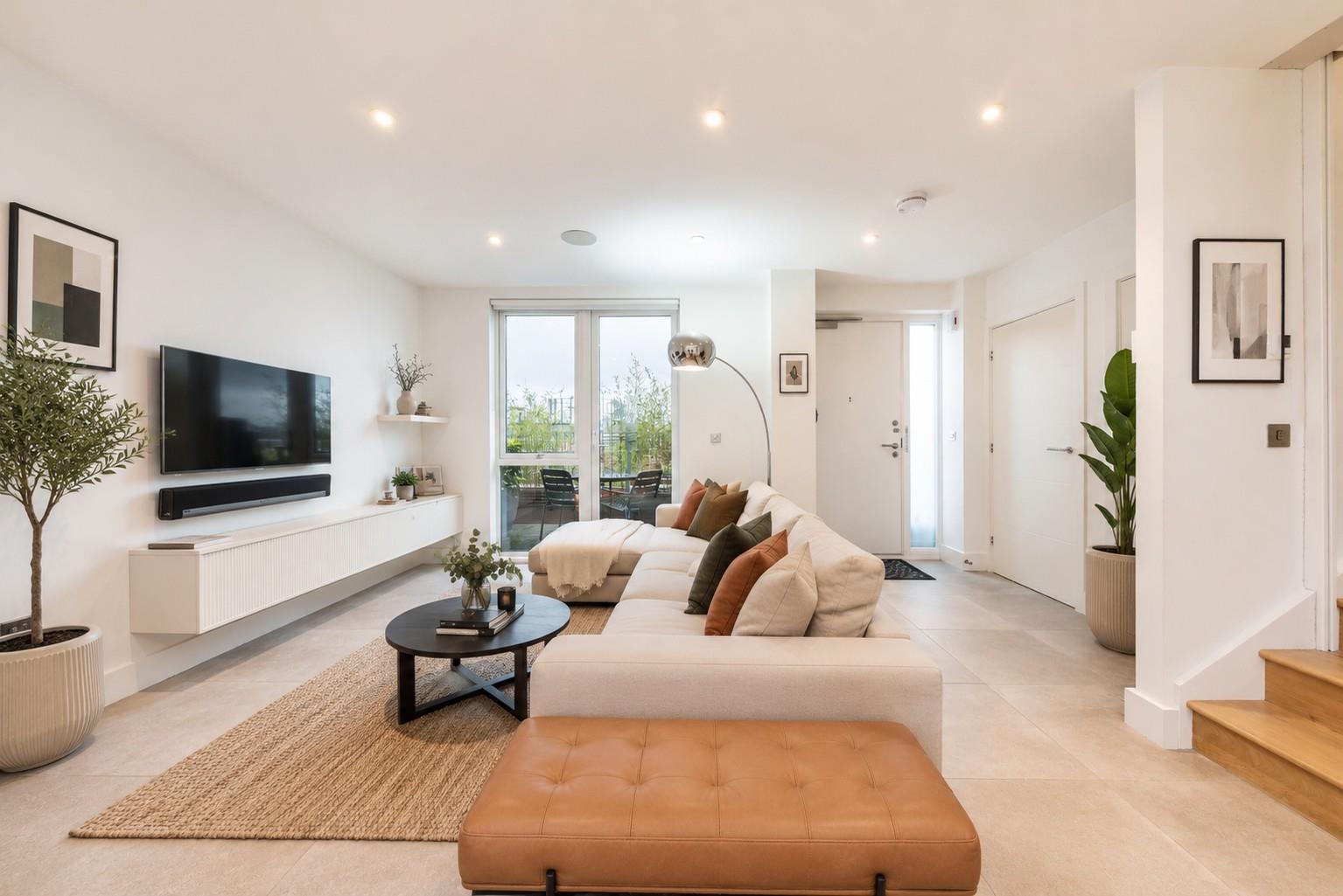 Flat Wadeson Street in Greater London