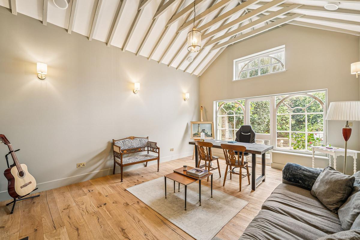 House Petersham Road in Greater London