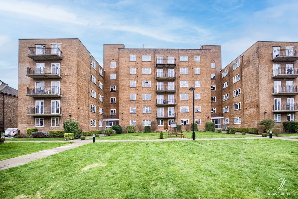 Flat West Drive in Birmingham