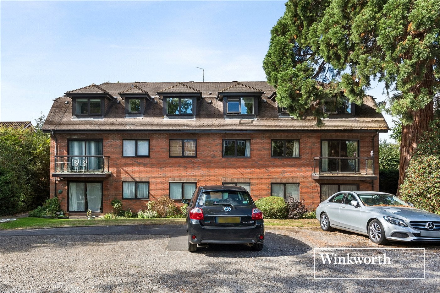 Flat Woodside Avenue in Greater London