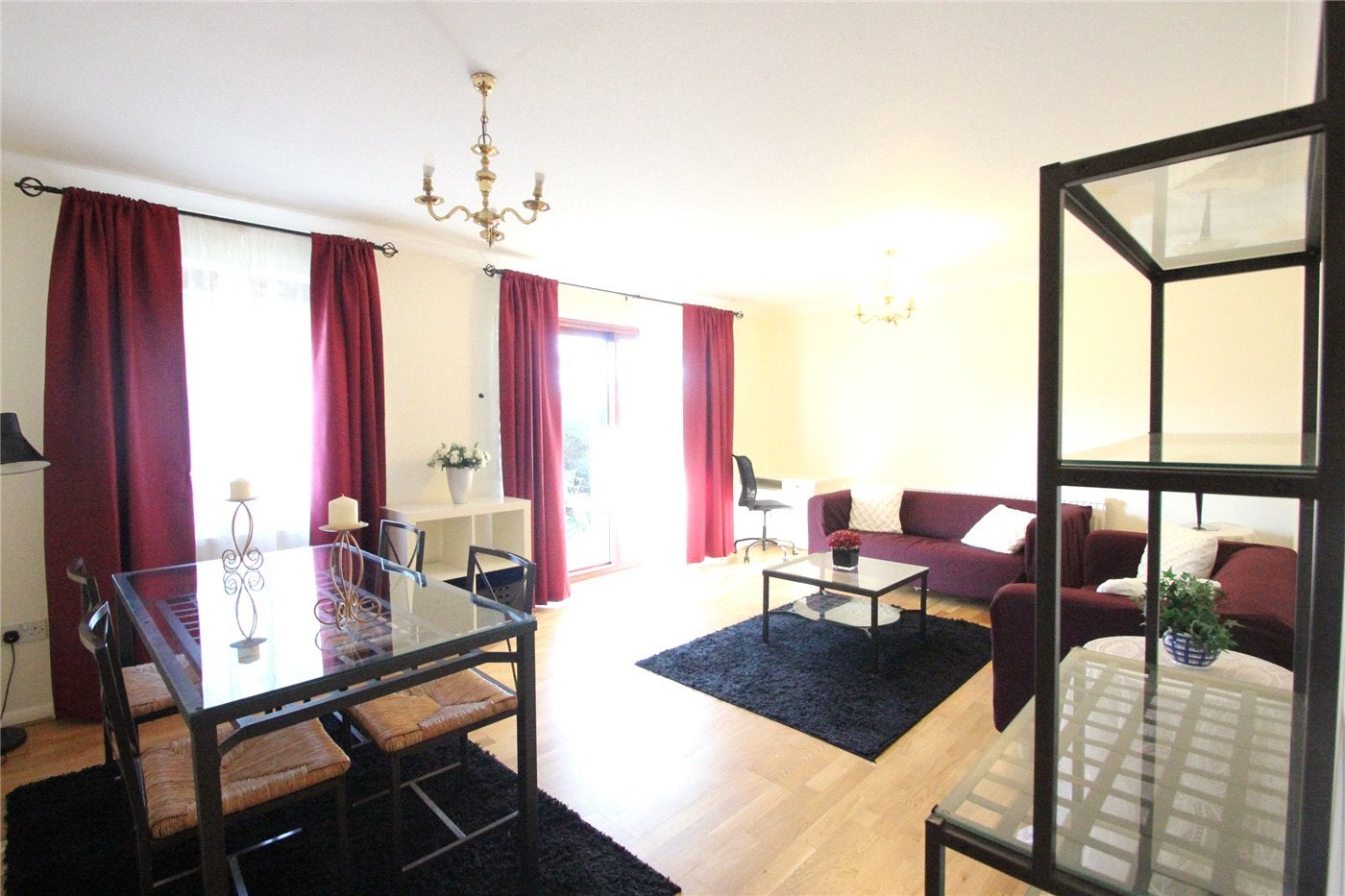 Flat Woodside Avenue in Greater London