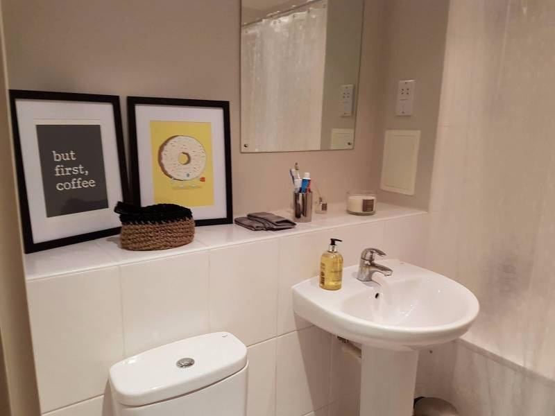 Room Hooper Street in Greater London