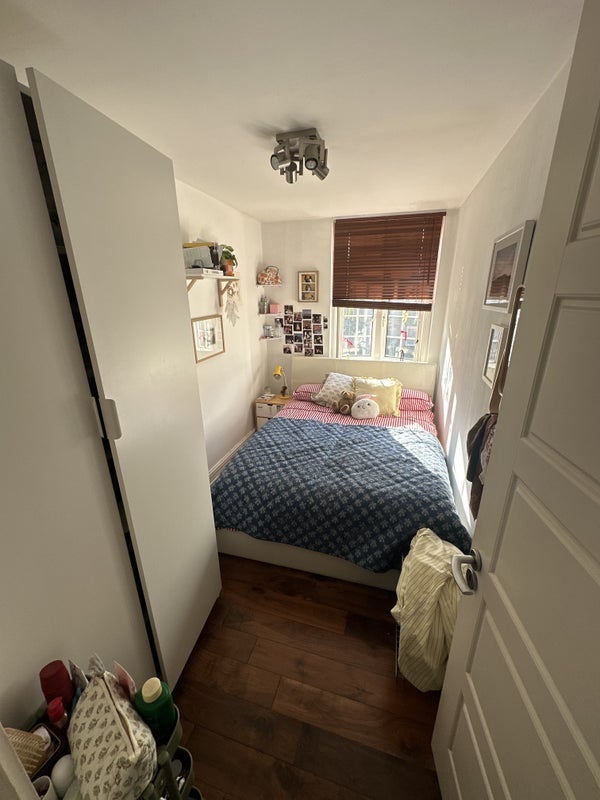Room Loats Road in Greater London
