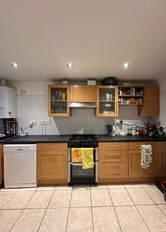 Room Loats Road in Greater London