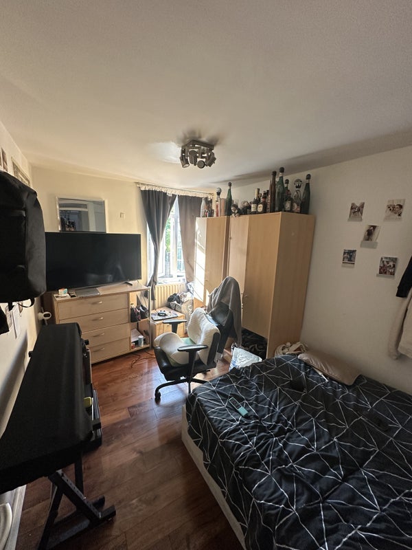 Room Loats Road in Greater London