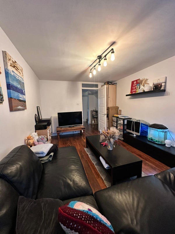 Room Loats Road in Greater London