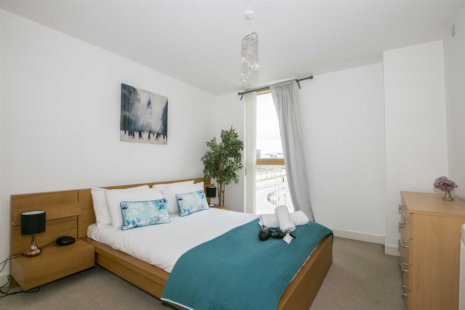 Flat Rounding Mews in Upton