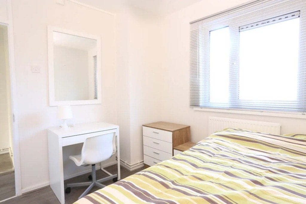 Room Willis Street in Greater London