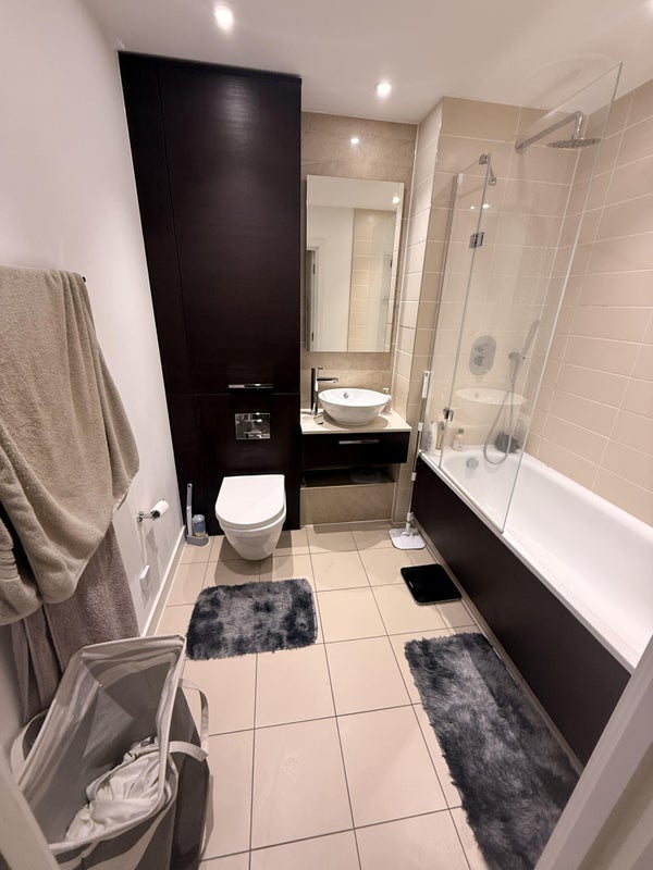 Room Great Eastern Road in Greater London