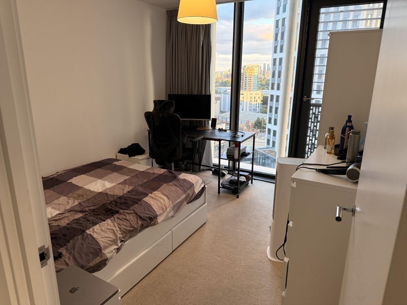 Room Great Eastern Road in Greater London