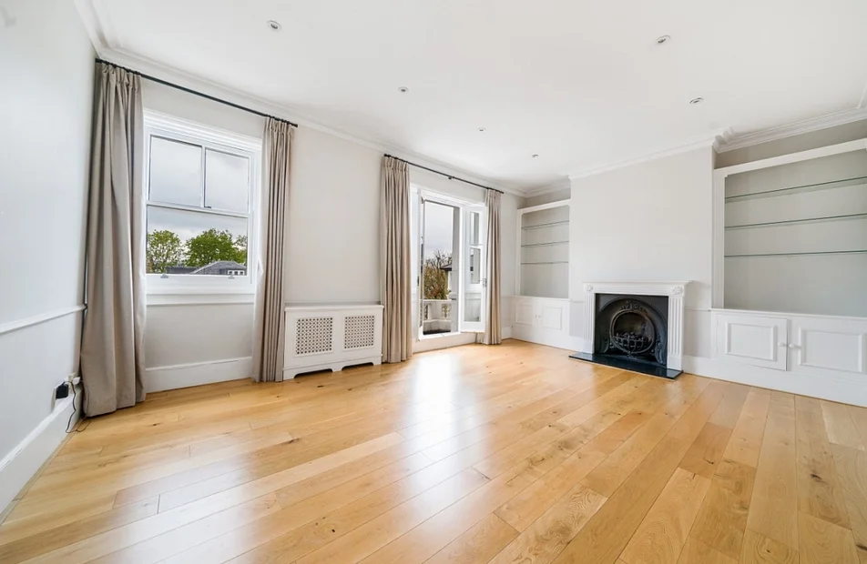 Flat Campden Hill Gardens in Greater London