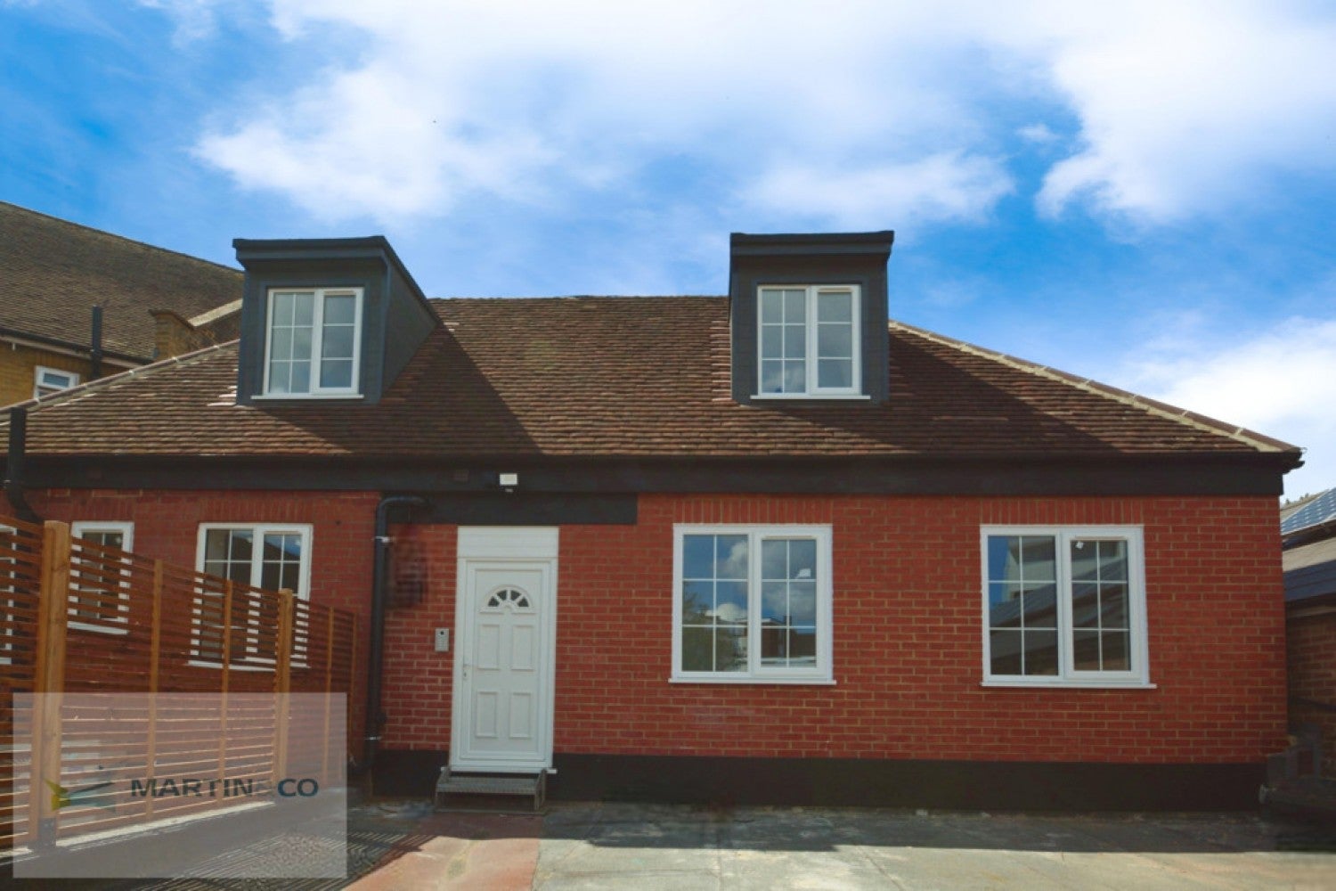 Flat Ewell Road in Greater London