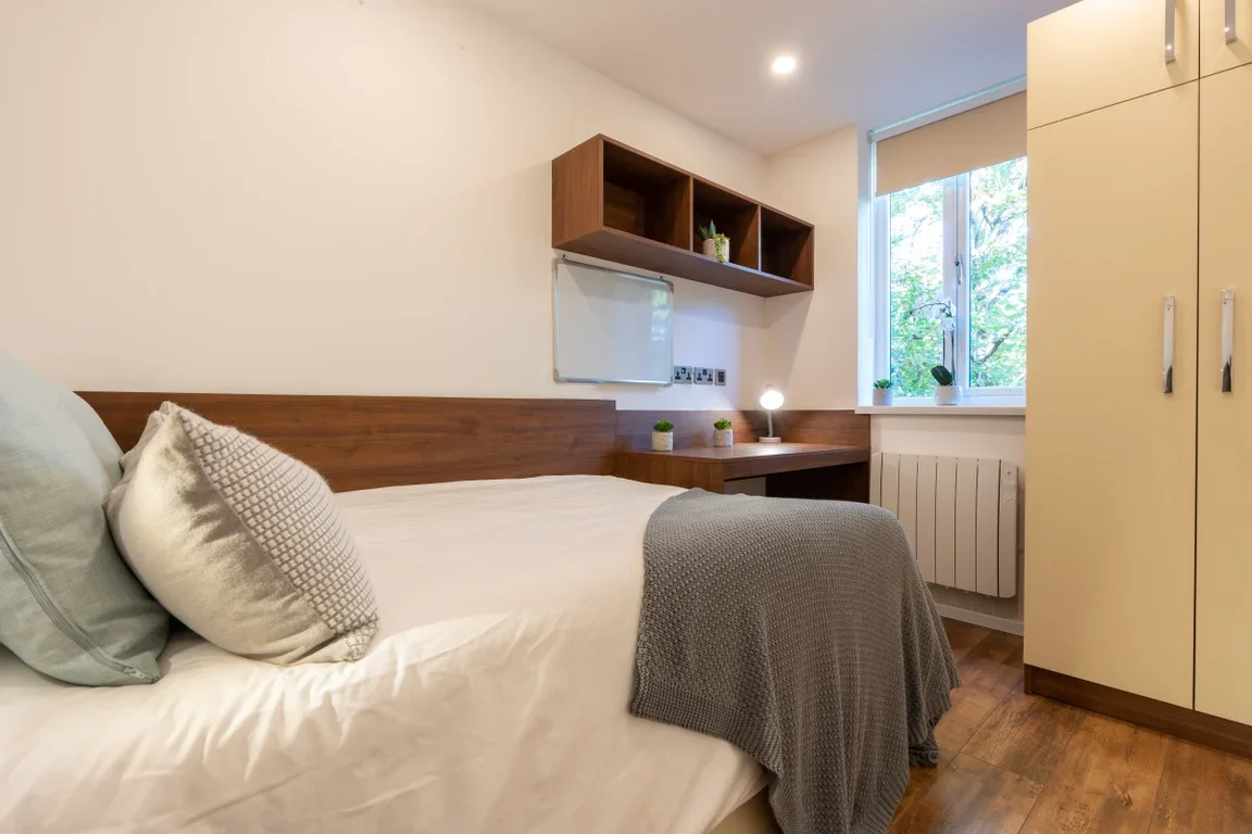 Flat Eskdale Terrace in Newcastle upon Tyne