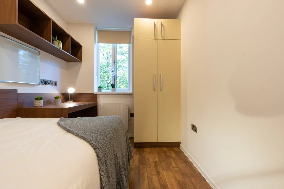 Flat Eskdale Terrace in Newcastle upon Tyne