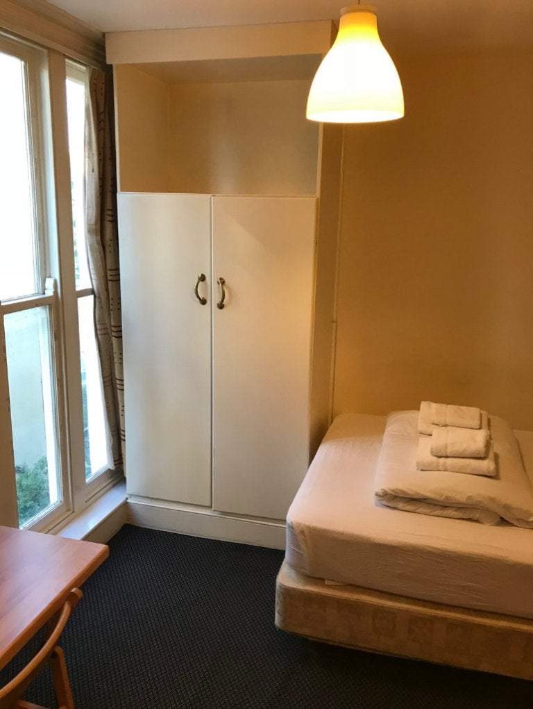 Flat Glenloch Road in Greater London