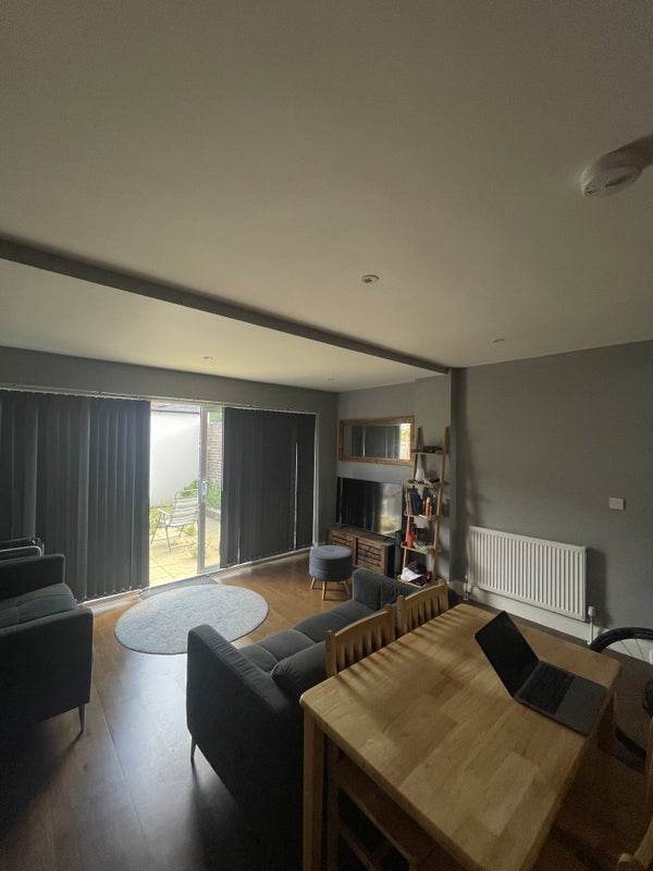 Room Effort Street in Greater London