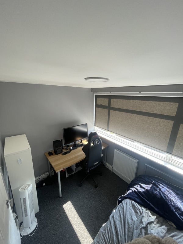 Room Effort Street in Greater London