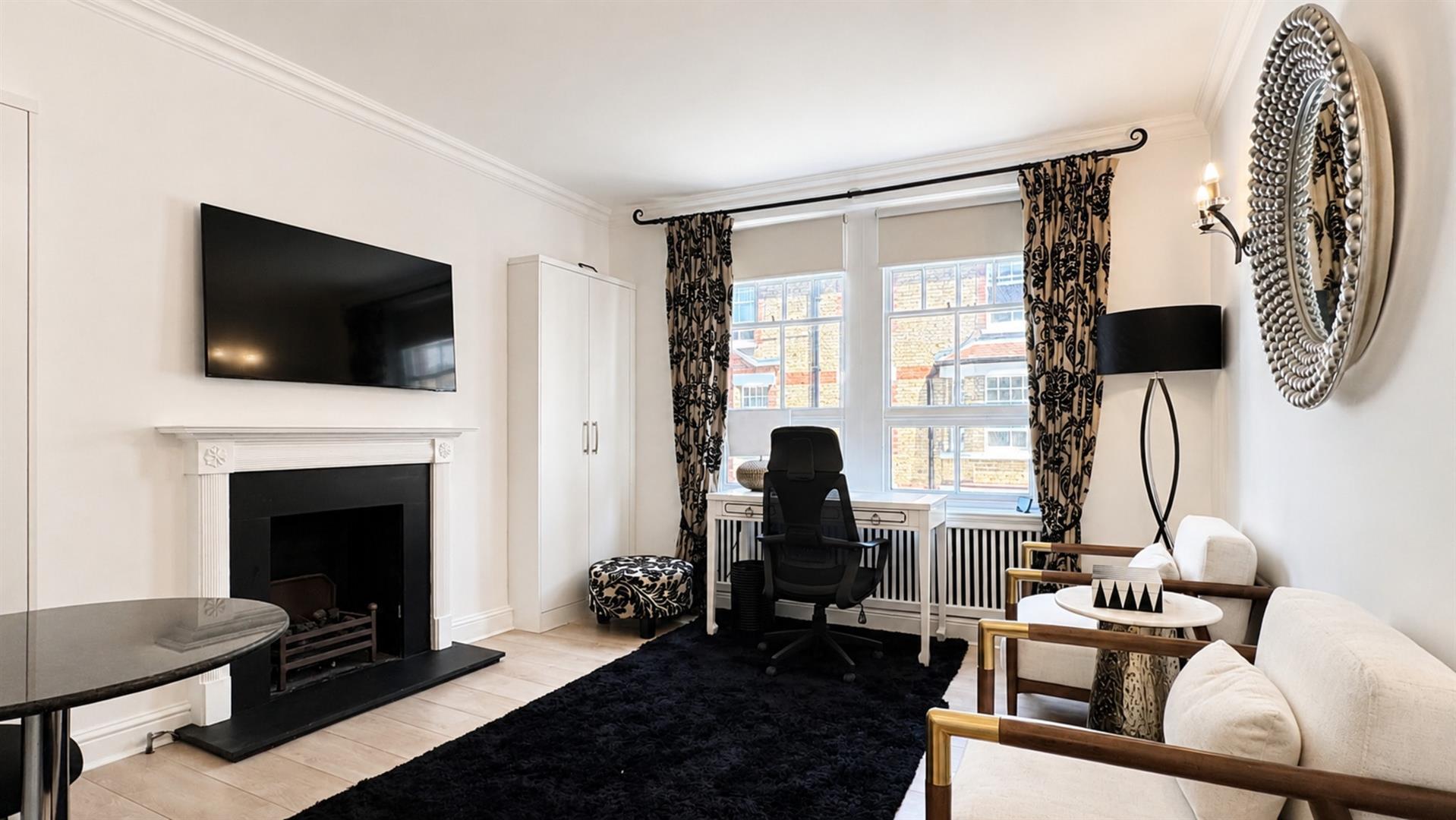 Flat Walton Street in Greater London