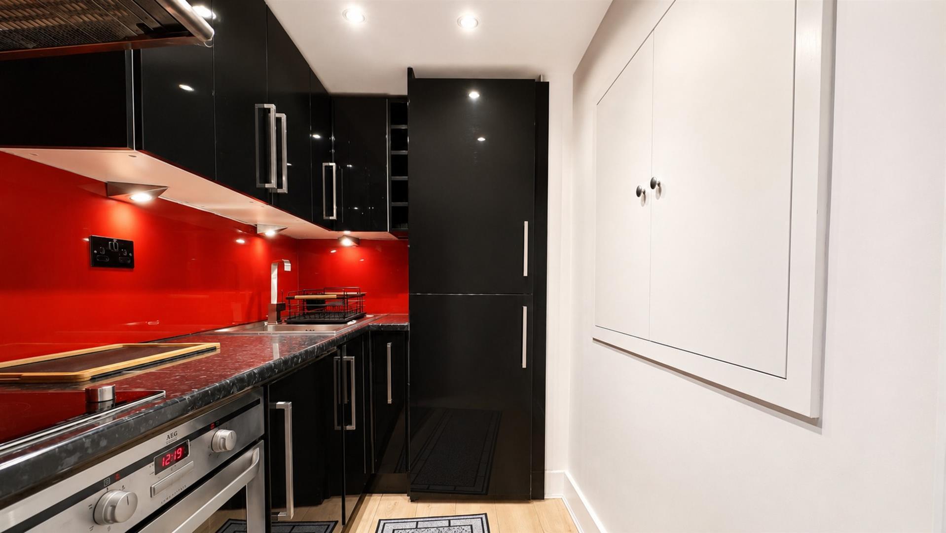 Flat Walton Street in Greater London
