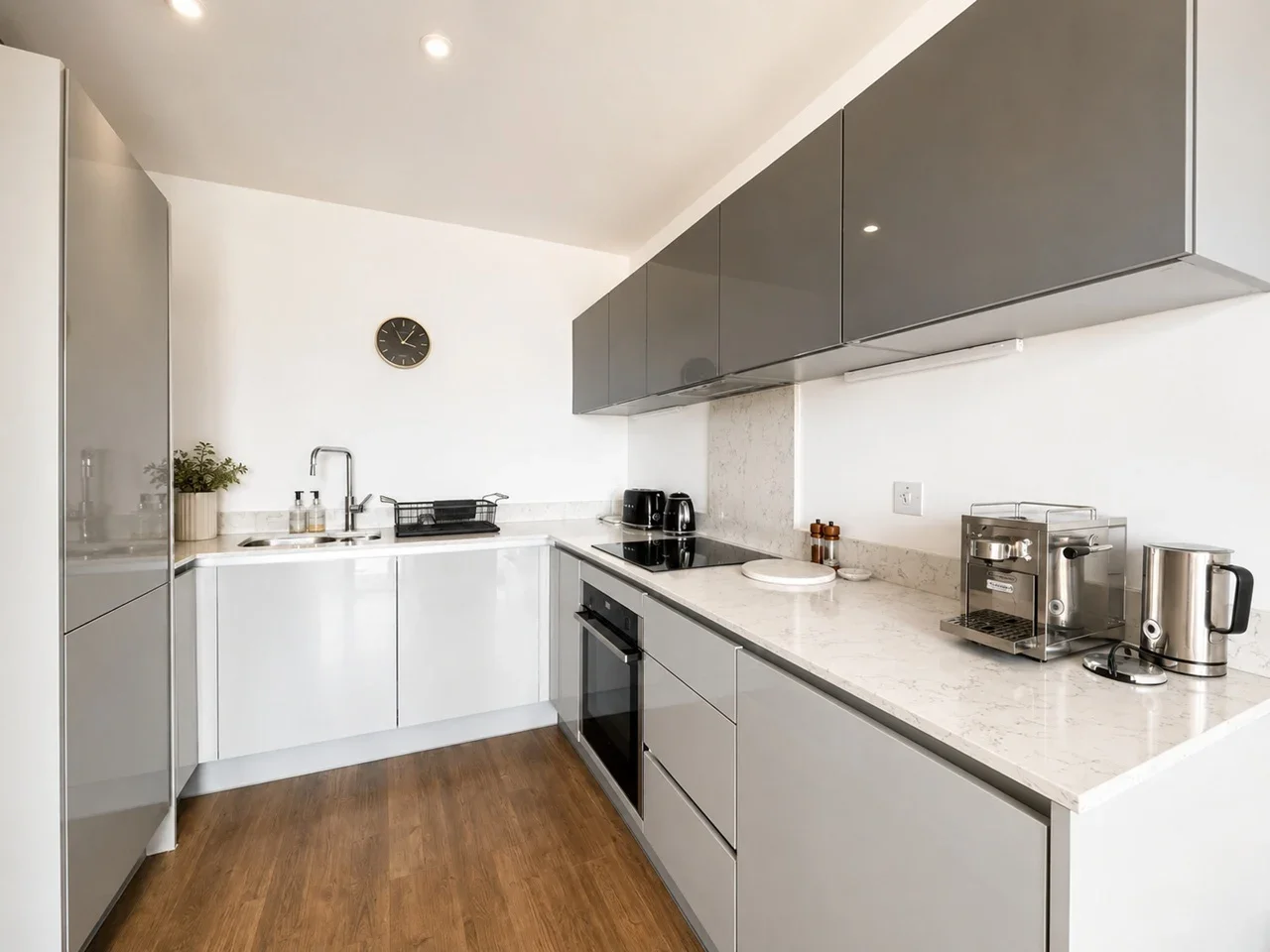 Flat Oakwood Crescent in Greater London