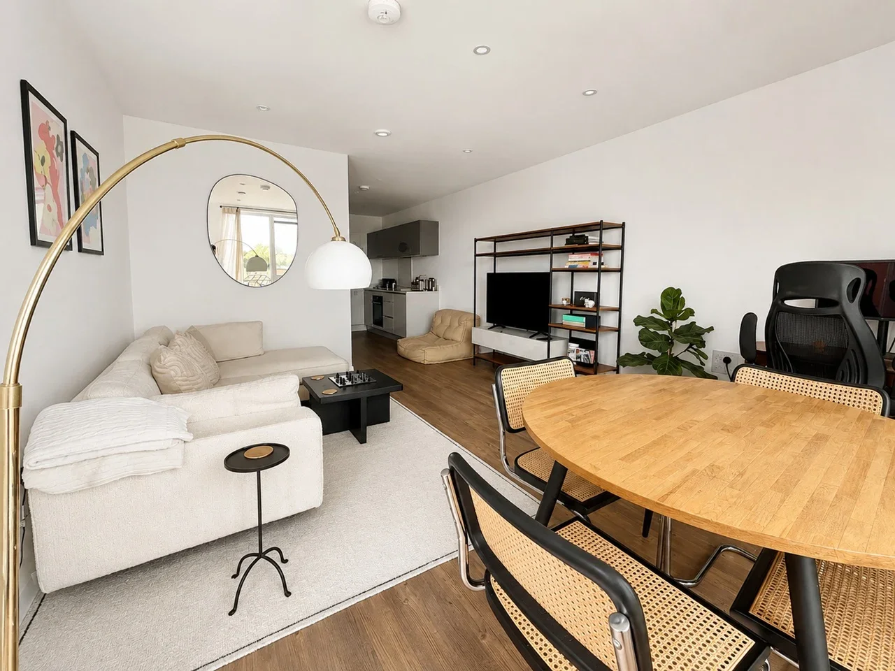 Flat Oakwood Crescent in Greater London
