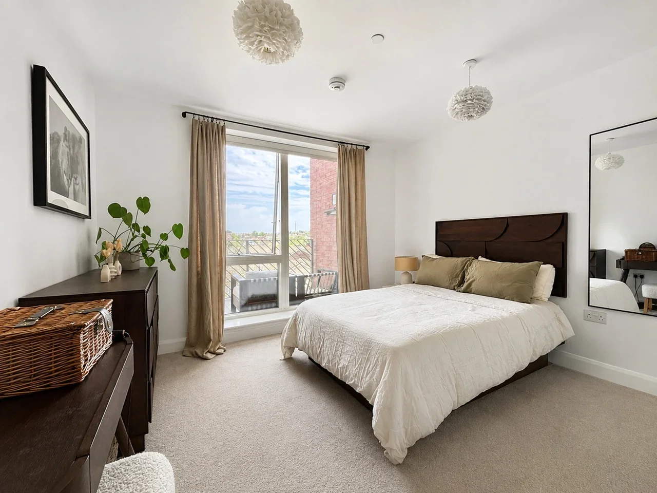 Flat Oakwood Crescent in Greater London