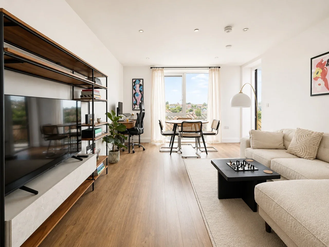 Flat Oakwood Crescent in Greater London