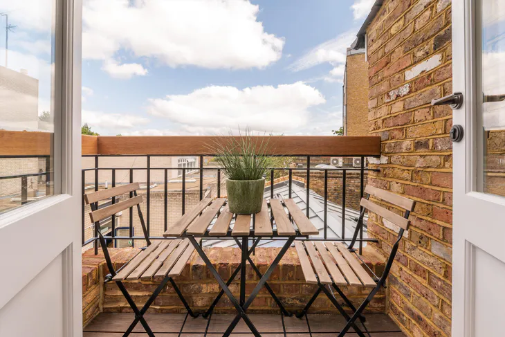 Flat Shillingford Street in Greater London