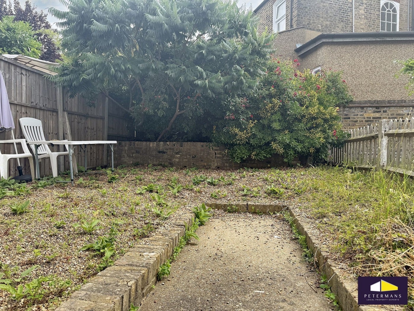 Flat Milkwood Road in Greater London