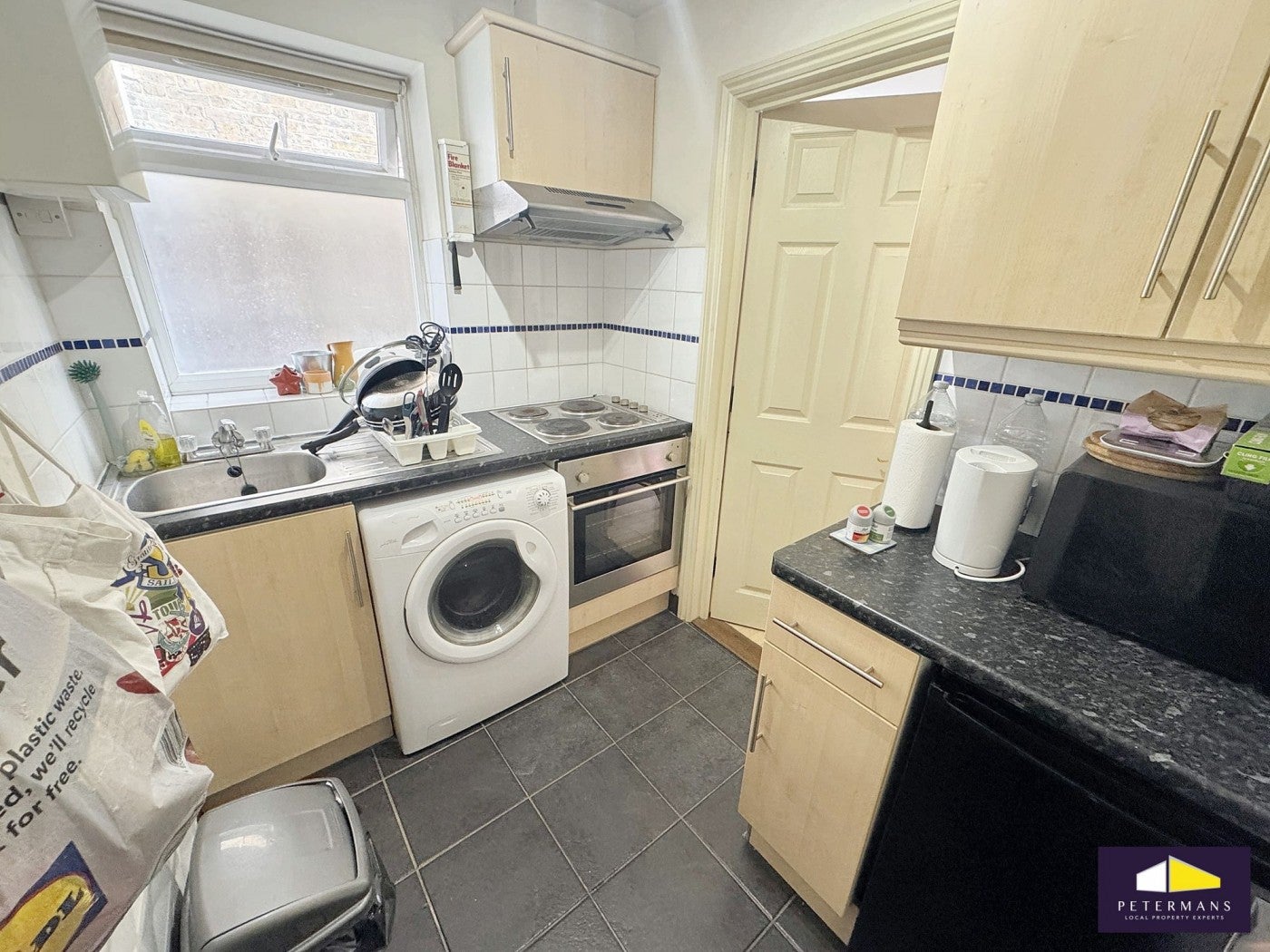Flat Milkwood Road in Greater London