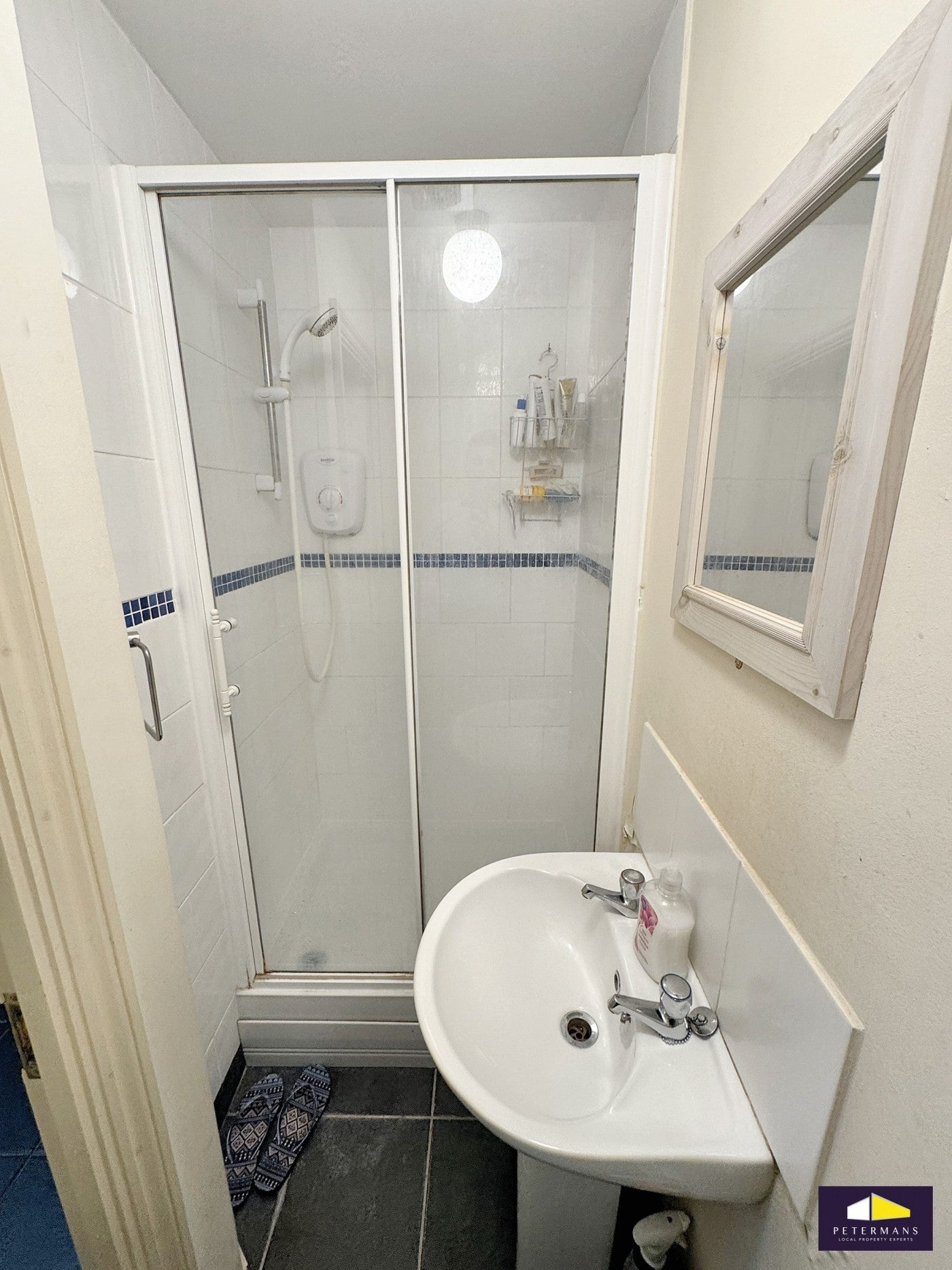 Flat Milkwood Road in Greater London
