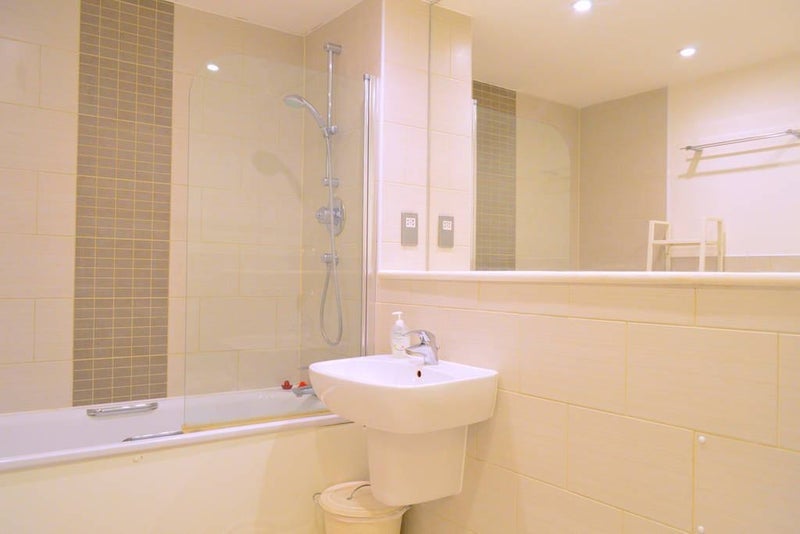 Flat Robsart Street in Greater London