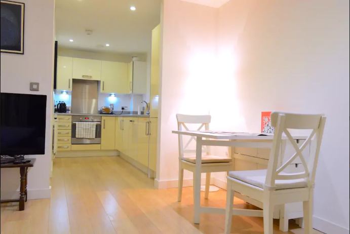 Flat Robsart Street in Greater London