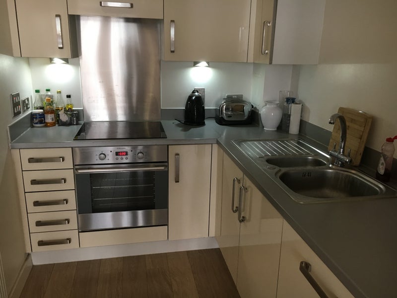 Flat Robsart Street in Greater London