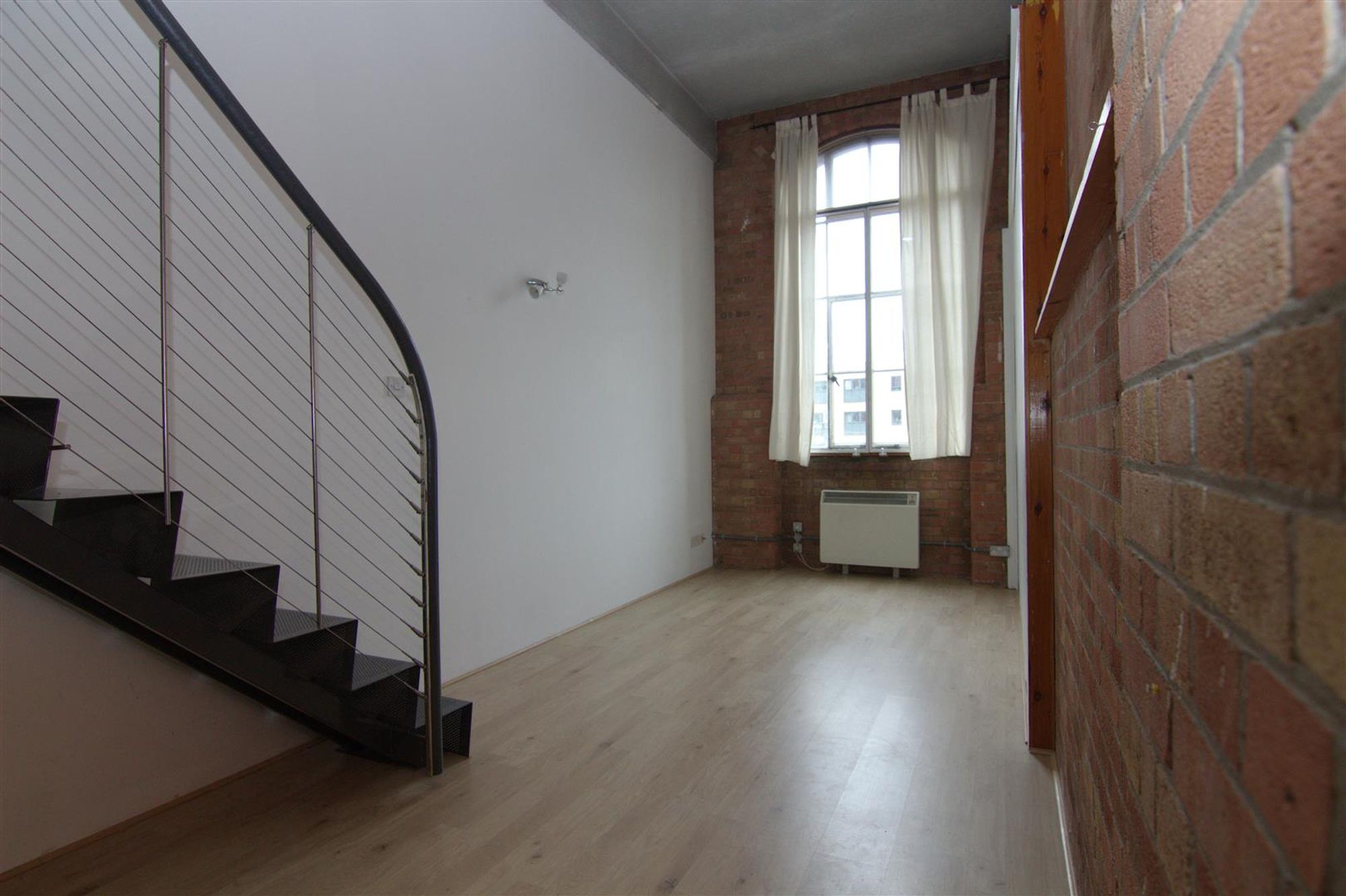 Flat Fairfield Road in Greater London