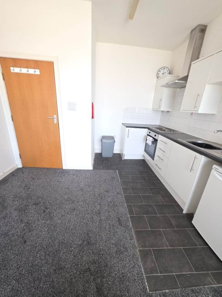 Flat Liverpool Road in Salford