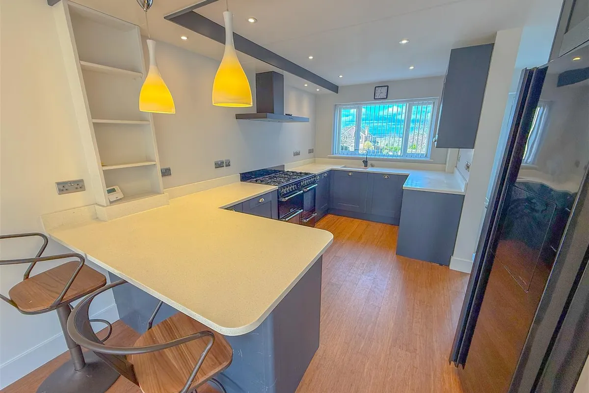 House Malthouse Close in Broad Blunsdon