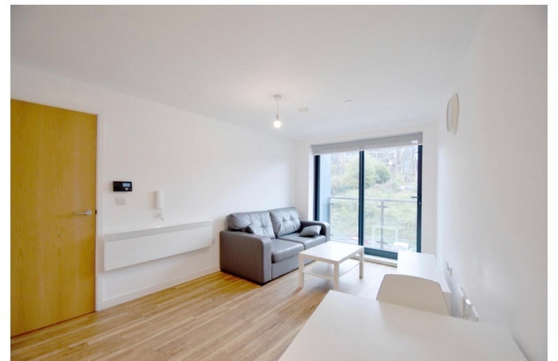 Room Bouverie Court in Leeds