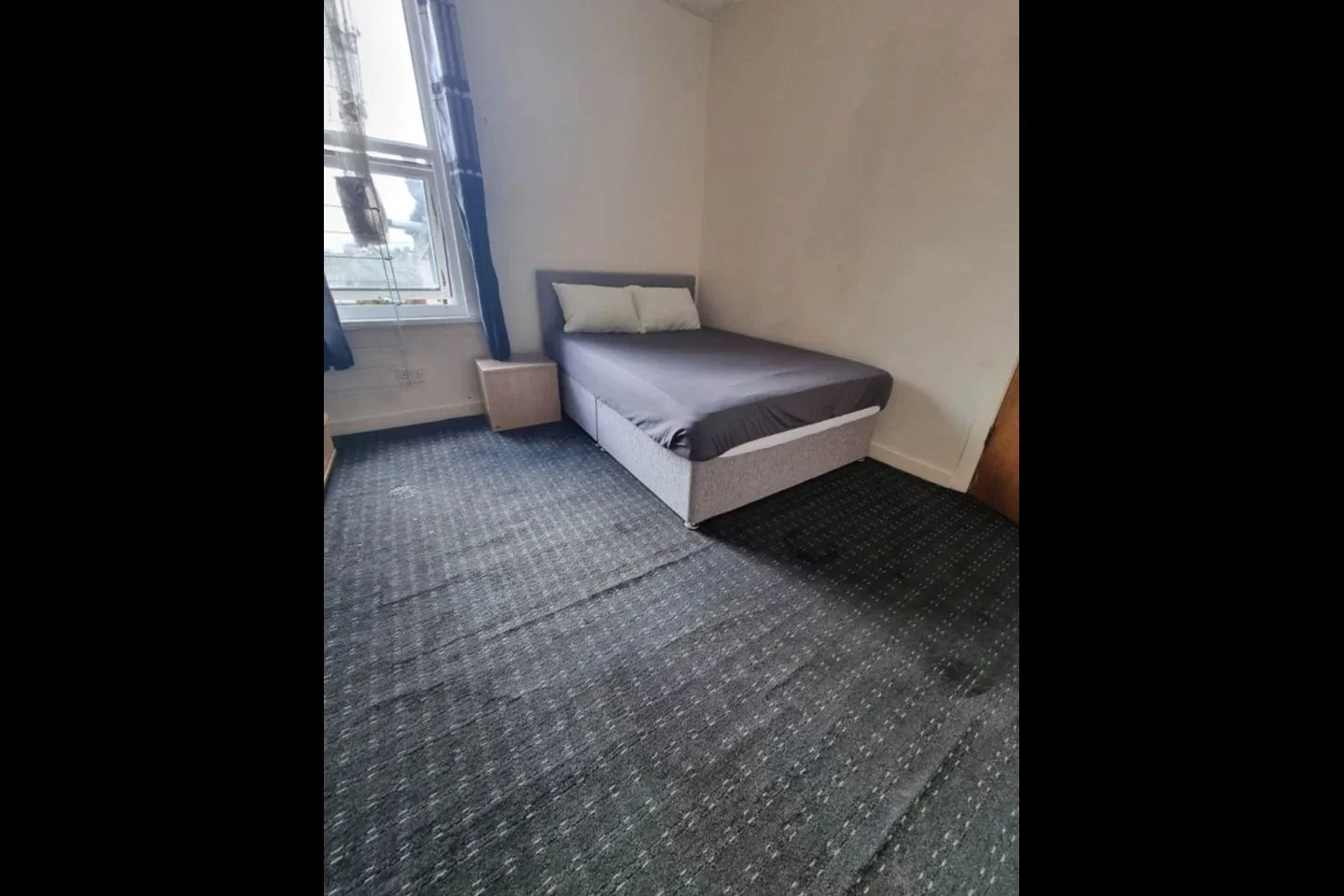 Room Plashet Road in Greater London