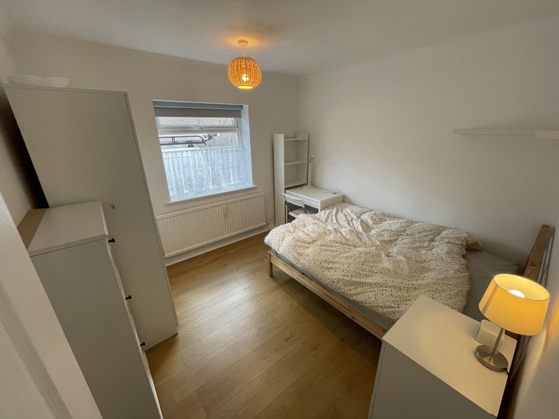 Room Lancing Road in Greater London