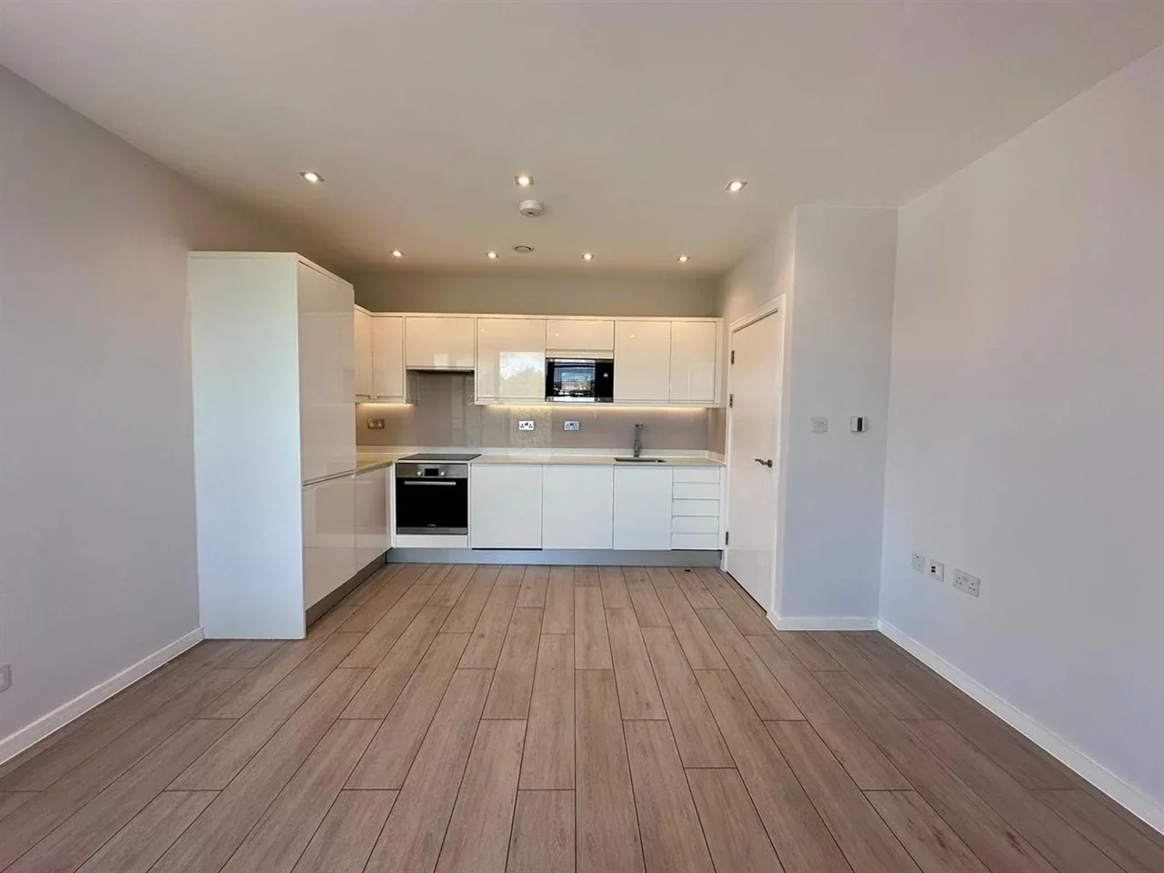Flat High Road Wembley in Greater London