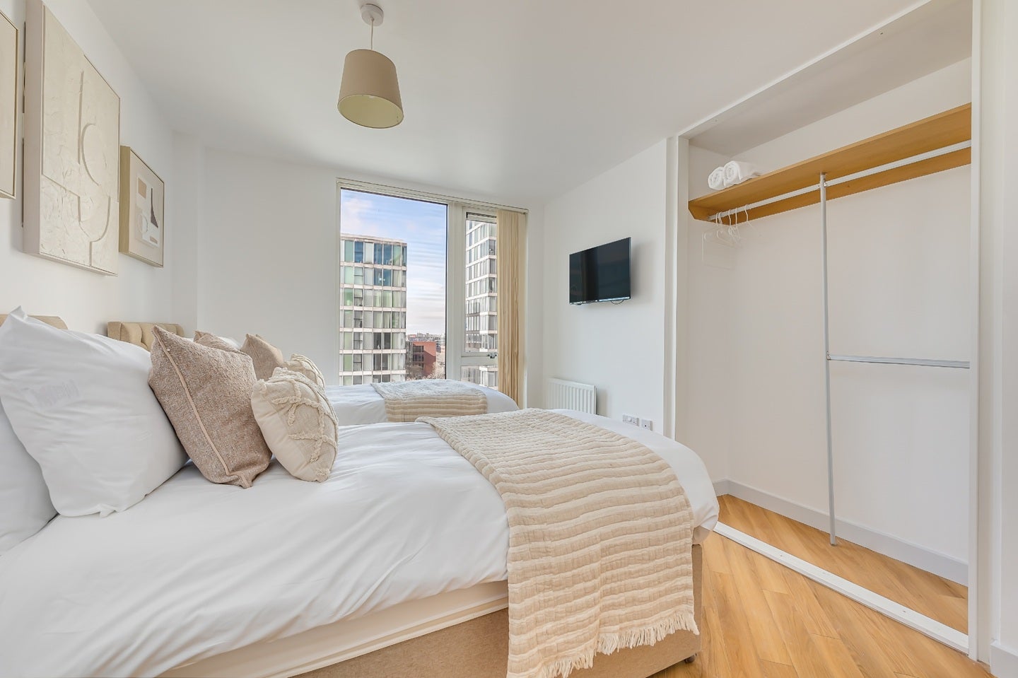 Flat Mortimer Square in Milton Keynes