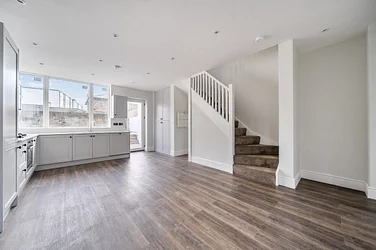 House Fransfield Grove in Greater London